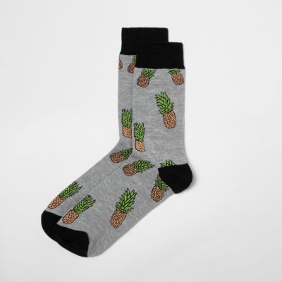 Grey pineapple print socks